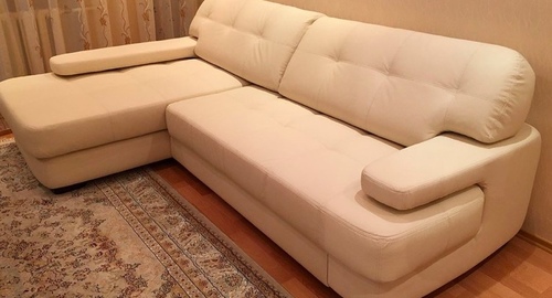 Обивка углового дивана.  Бауманская
